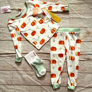 Jessica Simpson Pumpkin 🎃 pajama set - NEW